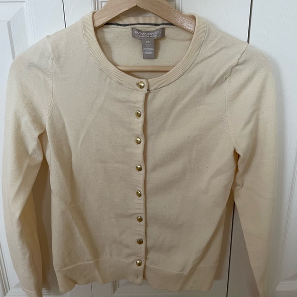 Banana Republic Sweaters - Picture 1 of 2